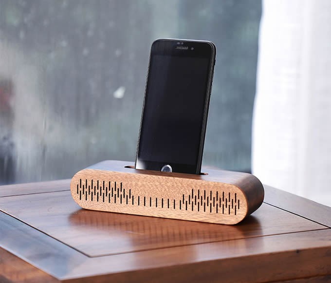 Black Walnut Wood Phone Holder With Natural Amplified Sound