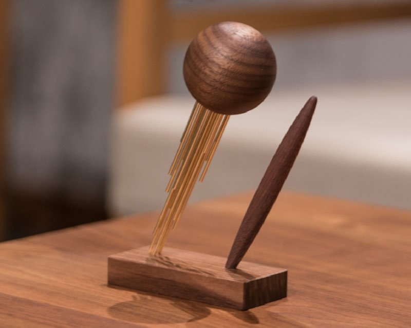 Black Walnut Wood Planet Theme Pen Holder With Pens