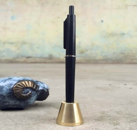 Brass  Metallic Single Pen Stand