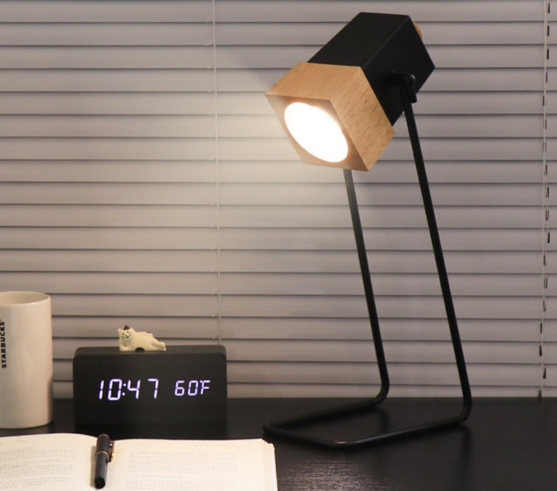 Modern Minimalist Art LED Desk Lamp