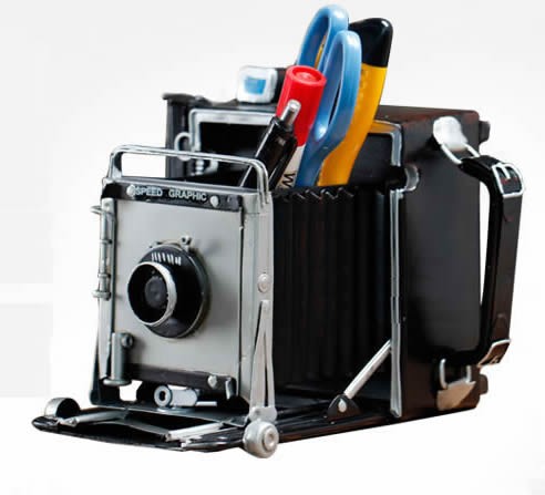 Retro Camera Style Pen Holder