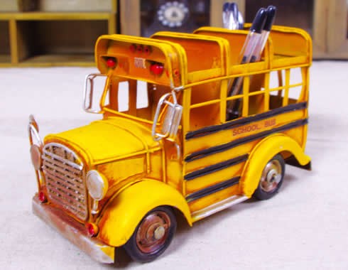 School Bus Model Kit Car Pen Holder