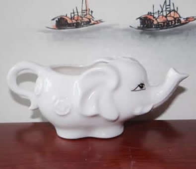 White Ceramic Elephant Shaped Tea Mug 