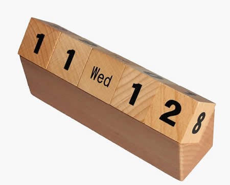 Wooden Cubes Perpetual Calendar 