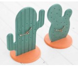 Fashion Cactus Noiseless Desk Clock