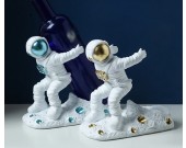 Creative astronaut wine rack home decoration win bottle holder