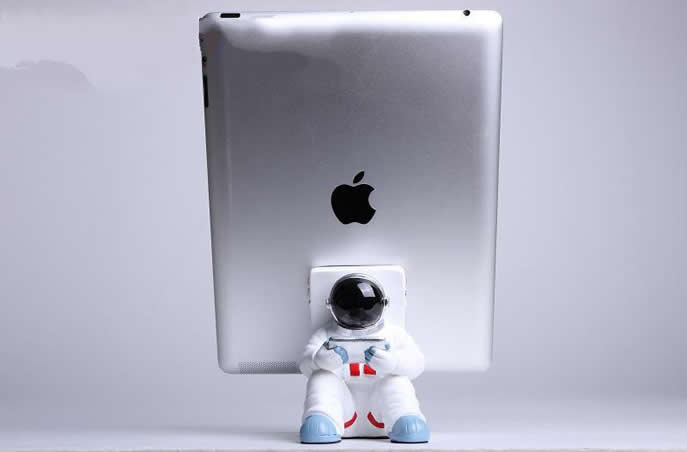    Cartoon Astronaut Shaped Mobile Phone iPad Holder Stand