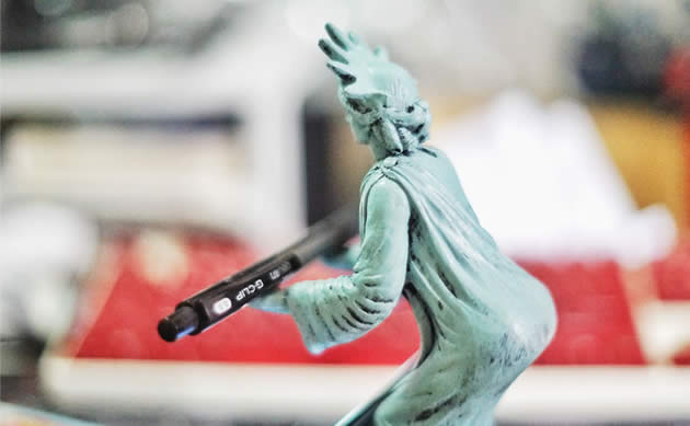Creative American Statue of Liberty Cell Phone Holder Office Pen Holder