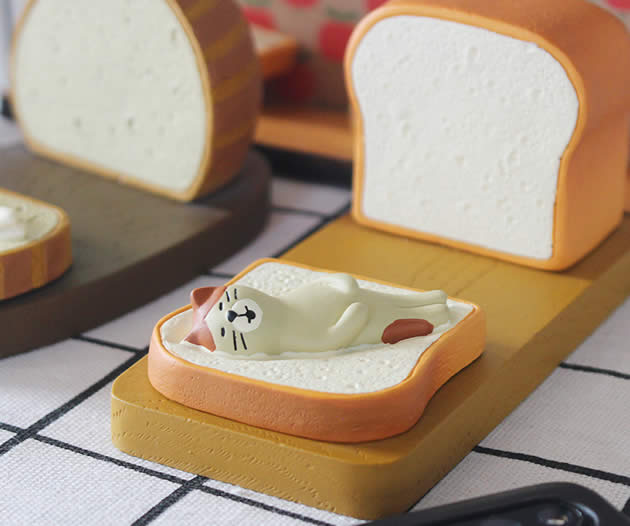 Cute cartoon cat and toast bread cell phone holder