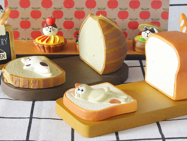 Cute cartoon cat and toast bread cell phone holder