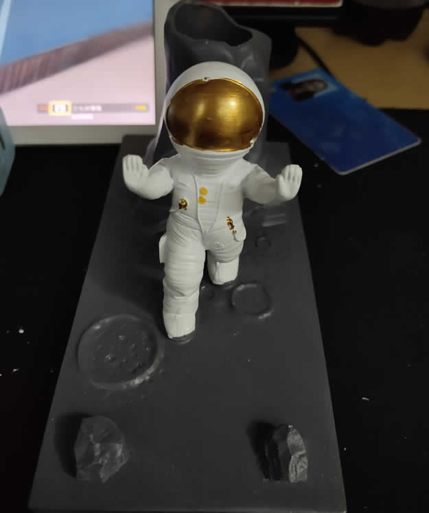 Fun cartoon astronaut mobile phone holder pen holder