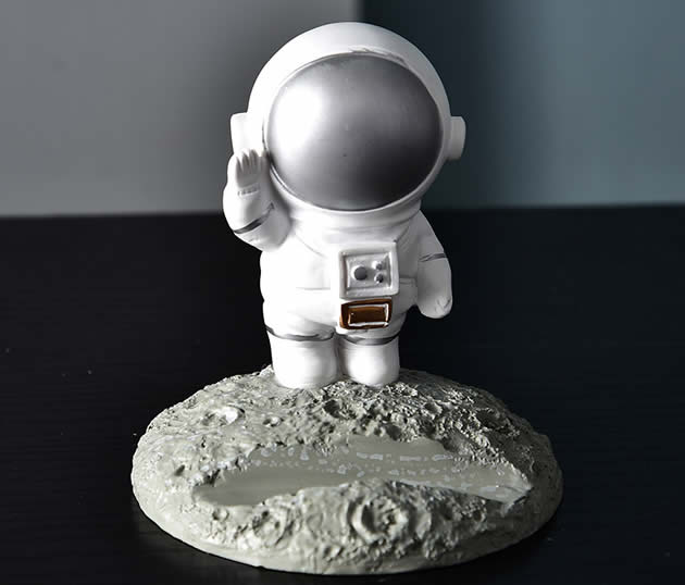 Fun mini cartoon astronaut cell phone holder
