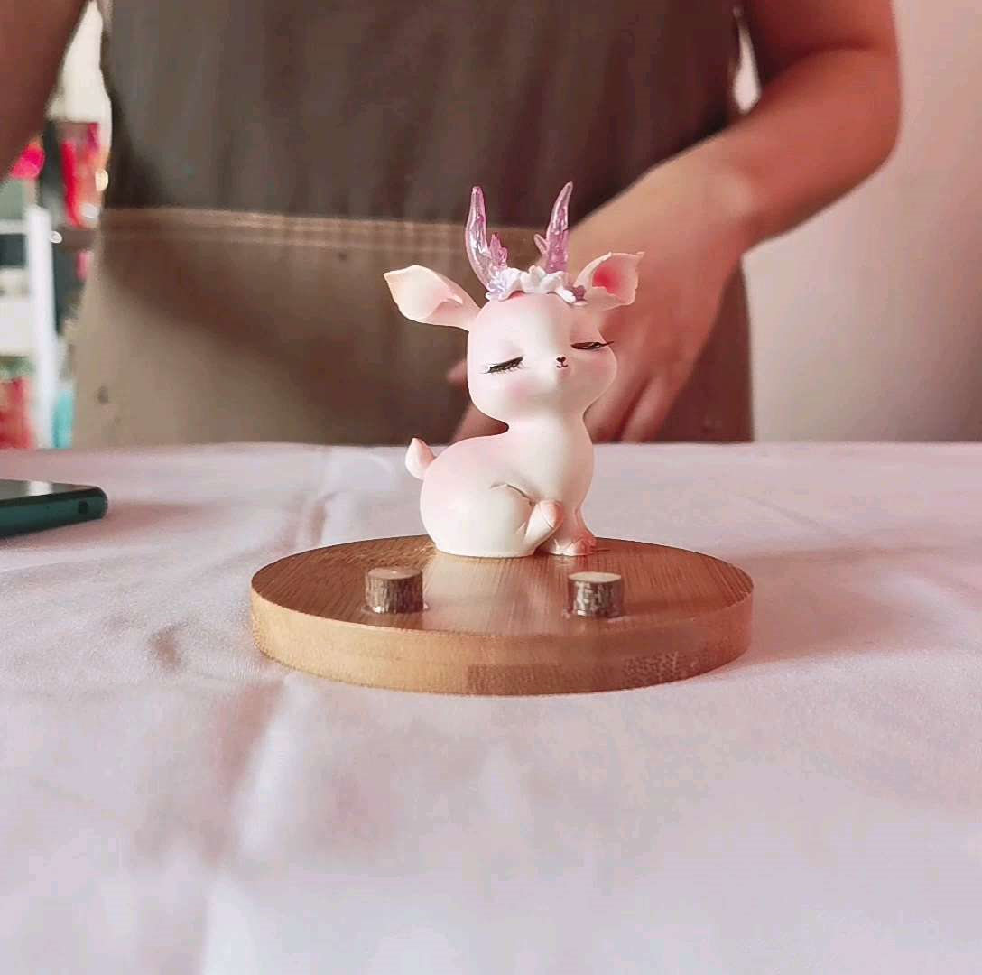 Cute-Pink-Deer-Phone-Holder