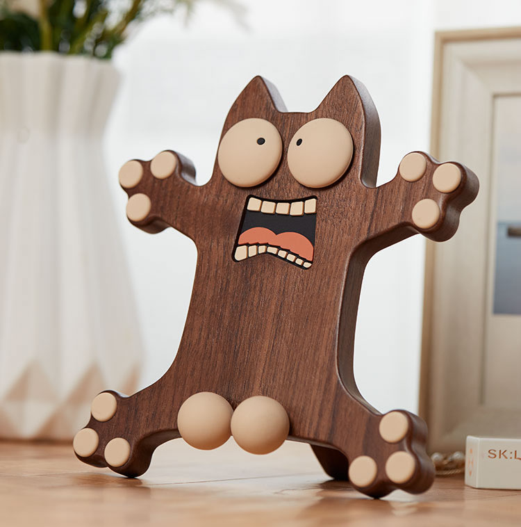 Little-Monster-Surprised-Expression-Black-Walnut-Phone-Holder