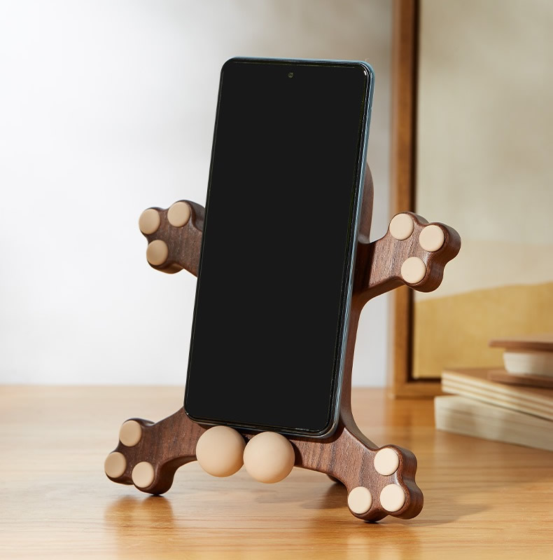 Little-Monster-Surprised-Expression-Black-Walnut-Phone-Holder