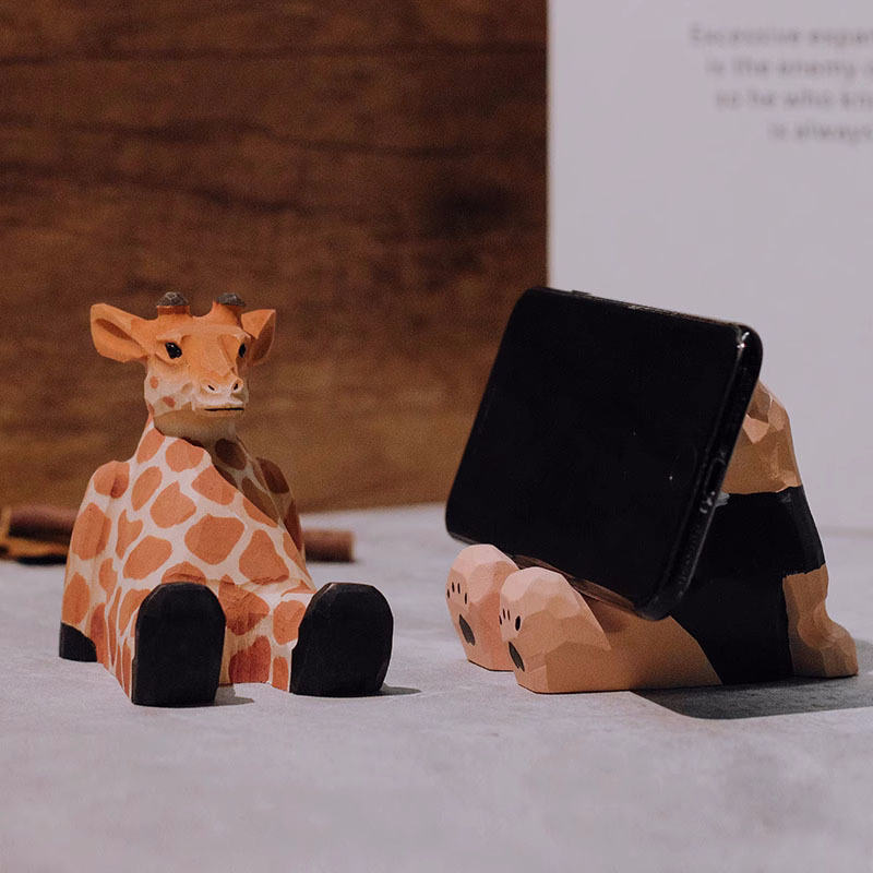 Wooden Giraffe Cell Phone Stand