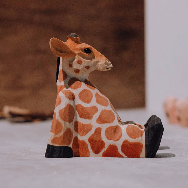 Wooden Giraffe Cell Phone Stand