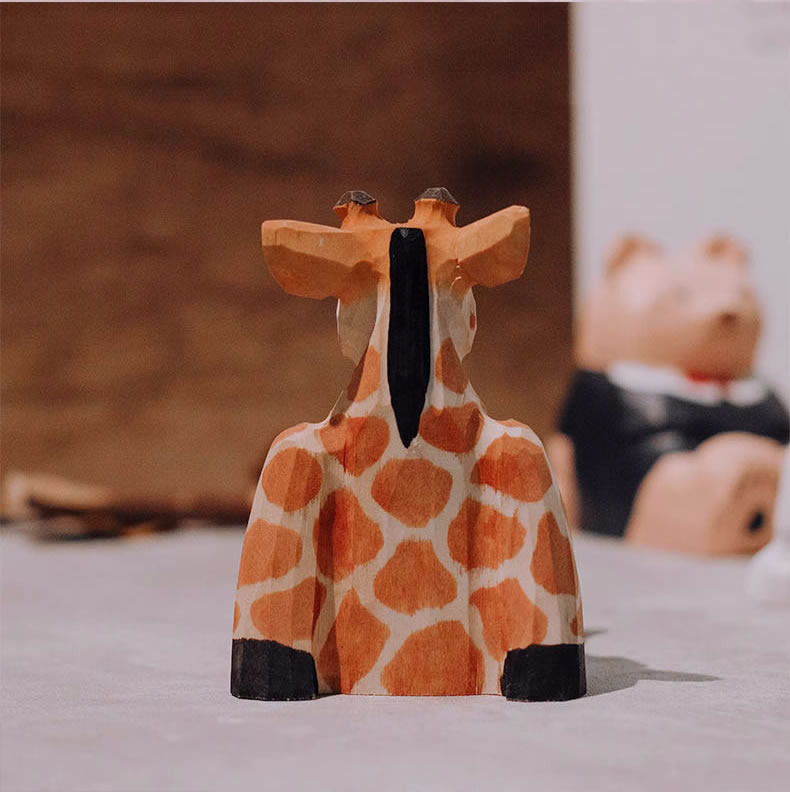 Wooden Giraffe Cell Phone Stand