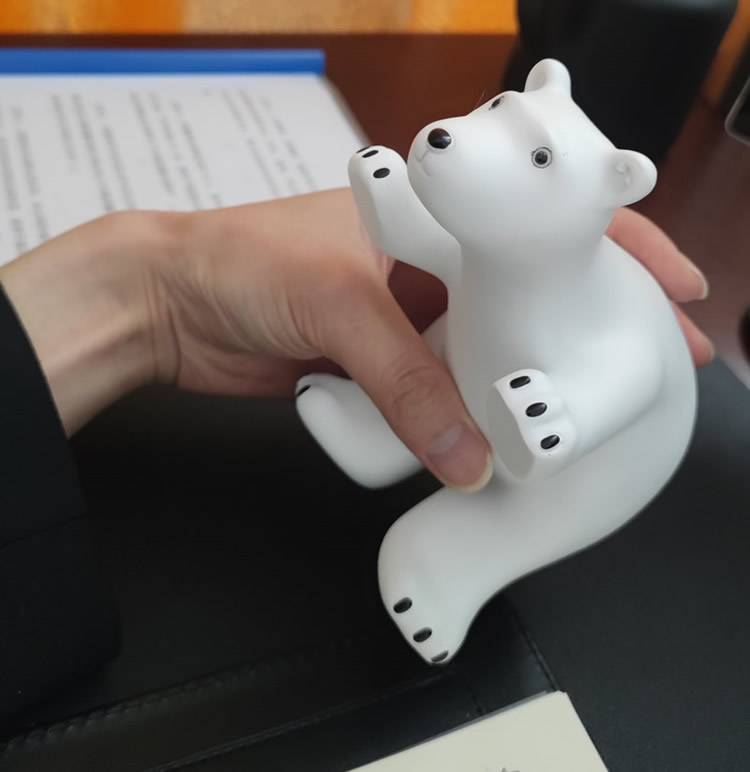 Exquisite Polar Bear Phone Holder, Creative Gift