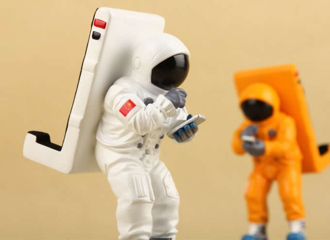 Astronaut Cell Phone Holder