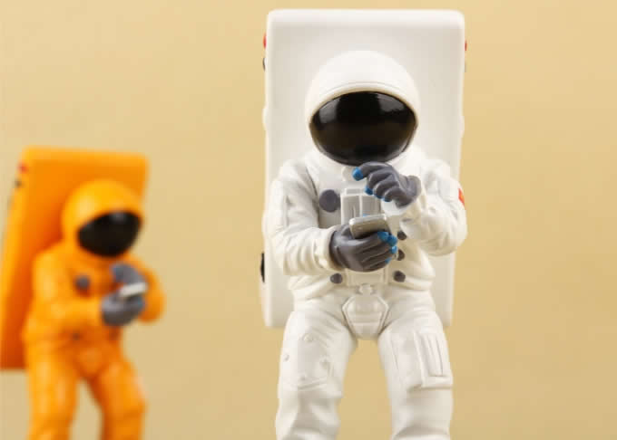 Astronaut Cell Phone Holder