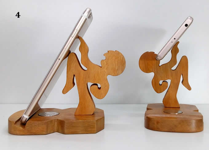 Creative Wooden Decorative Small Humanoid Cell Phone Stand