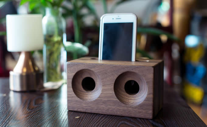  Black Walnut Wood Phone Sound Amplifier Trumpet Holder Amplifier Loudspeaker