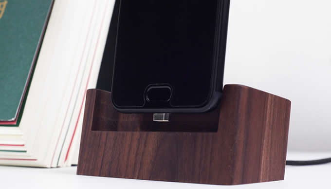 Wooden USB Type C Lightning Charging Dock Charger Station  