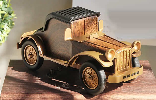 Classic vintage car imitation wood wireless bluetooth charging speaker