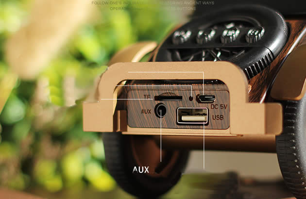 Classic vintage car imitation wood wireless bluetooth charging speaker