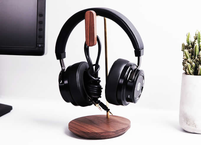 Carevas Wooden Headphone Stand Universal Charging Earphone Hanger Holder 