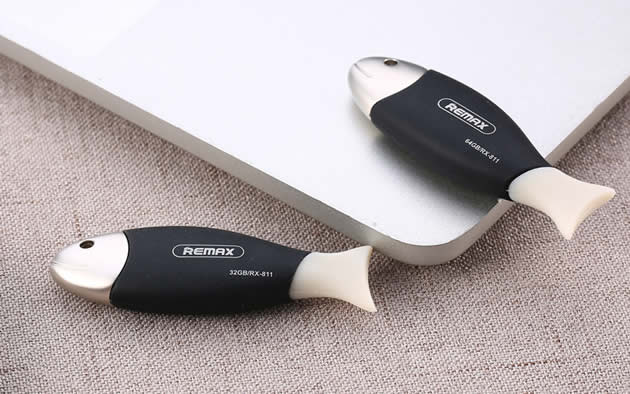 Creative fish-shaped waterproof usb flash drive