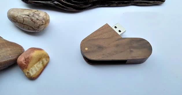 Simple Rotatable Wooden Usb Flash Drive