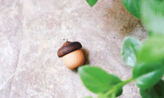  Acorn-Shaped Mini Wood USB Flash Drive 