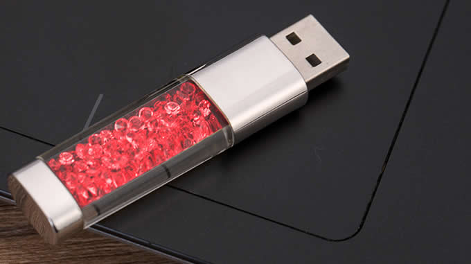  Crystal 32GB USB Flash Drive