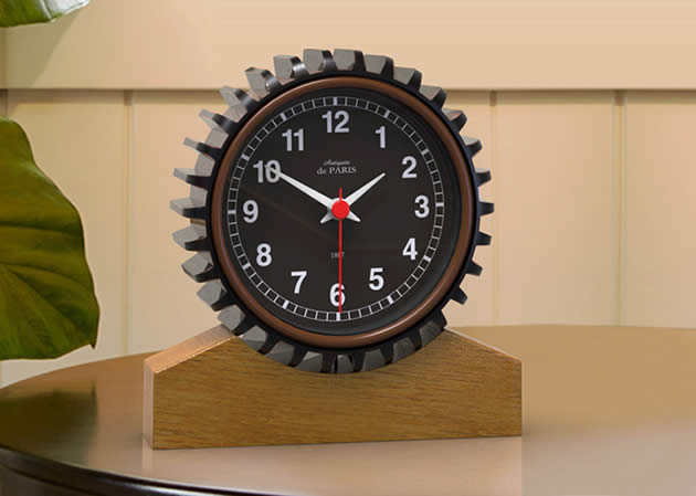 Retro Gear Industrial Style Desktop Small Desk Clock