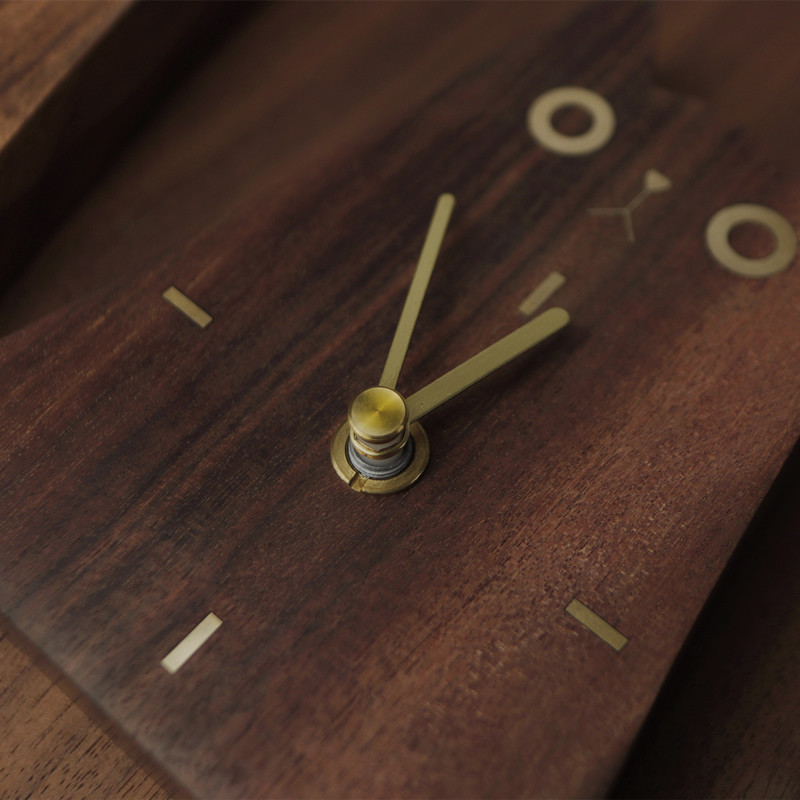 Simple Wooden Cat Silent Table Clock