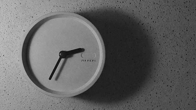 Concrete  Round Desk Clock