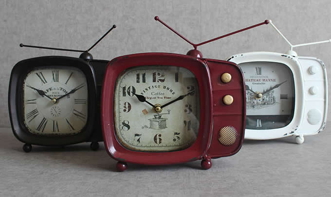 Iron Art Retro TV Shaped  Desk Clock 