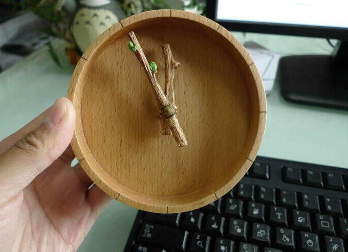 Plant Branch Desk Clock