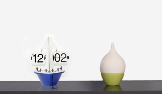 Sailboat Auto Flip Clock