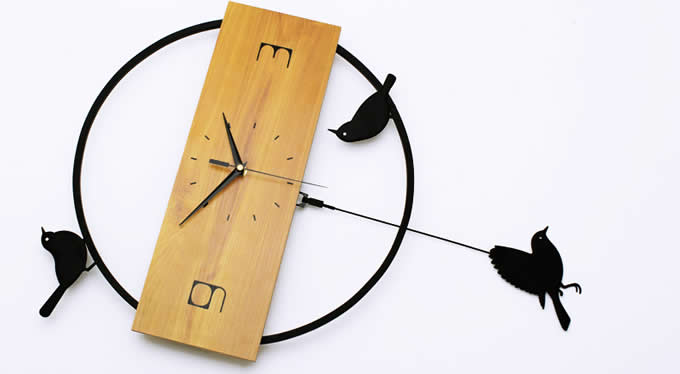   Wooden Swinging Bird Pendulum Clock