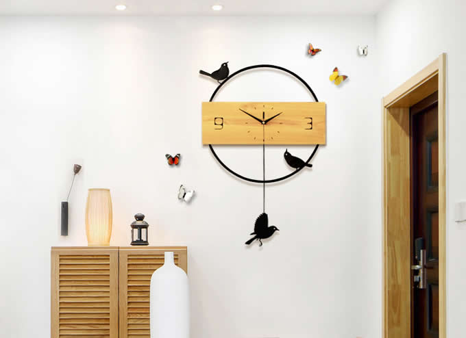   Wooden Swinging Bird Pendulum Clock