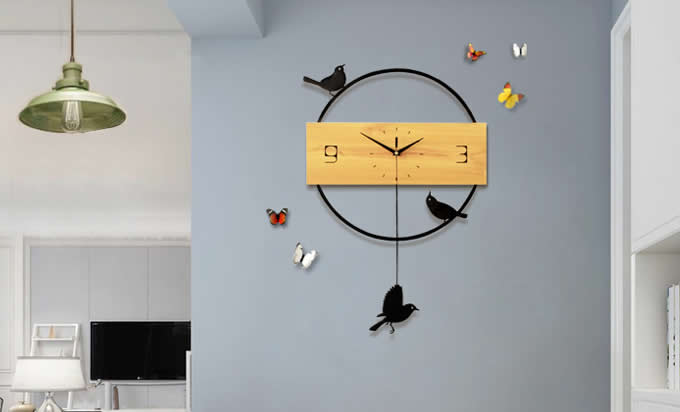   Wooden Swinging Bird Pendulum Clock