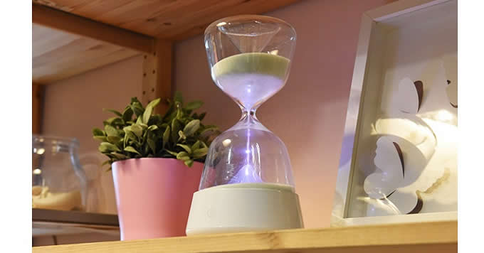 Touchable 4 Colour Sandglass Hourglass LED Night Light for Sleep Better 