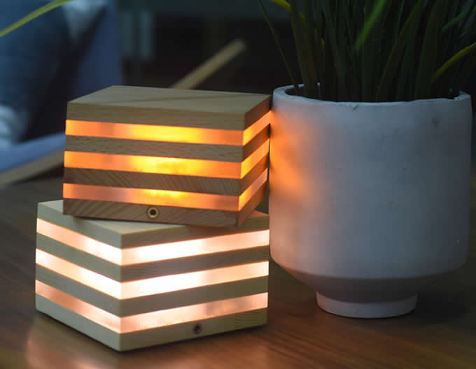 Wooden USB Mini Cube Table Lamp