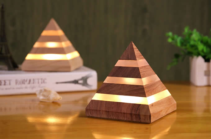 Wooden  Pyramid USB  Desk lamp 
