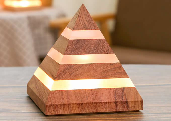 Wooden  Pyramid USB  Desk lamp 