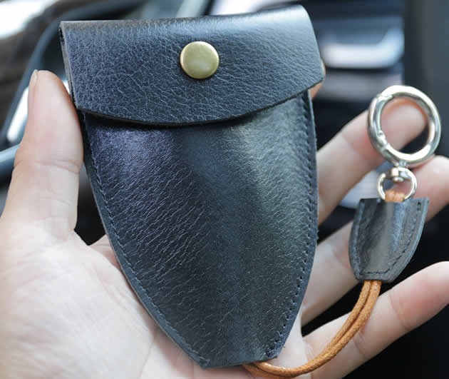 Vintage hanmade leather car key case