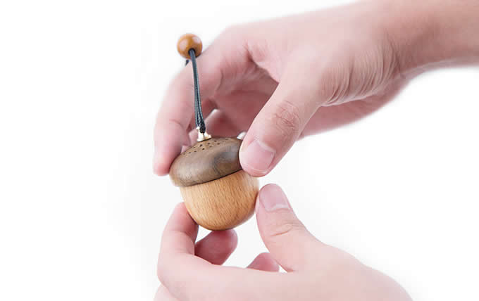  Wooden Acorn Shaped Car Aromatherapy Essential Oil Diffuser